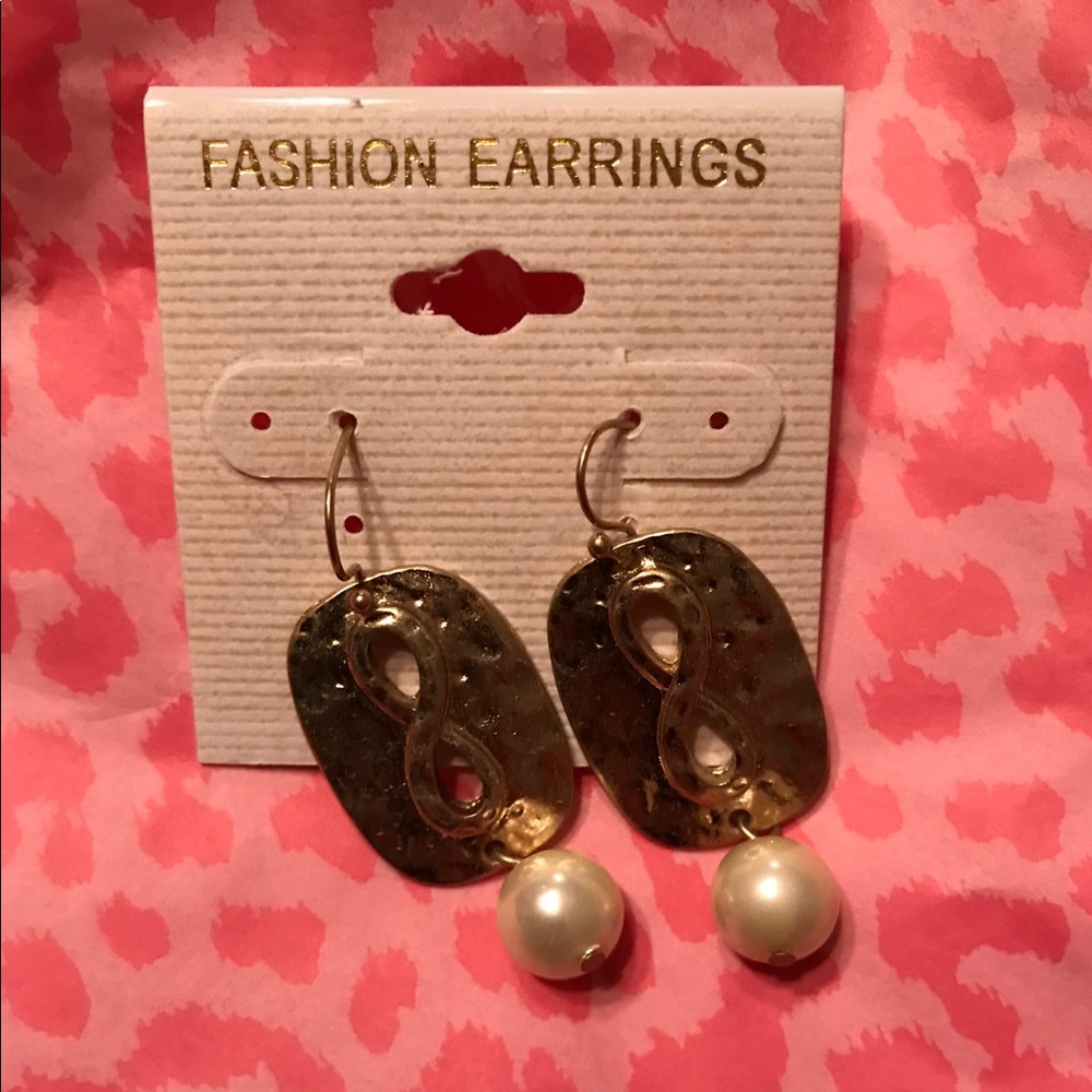 Infinity Pearl Earrings